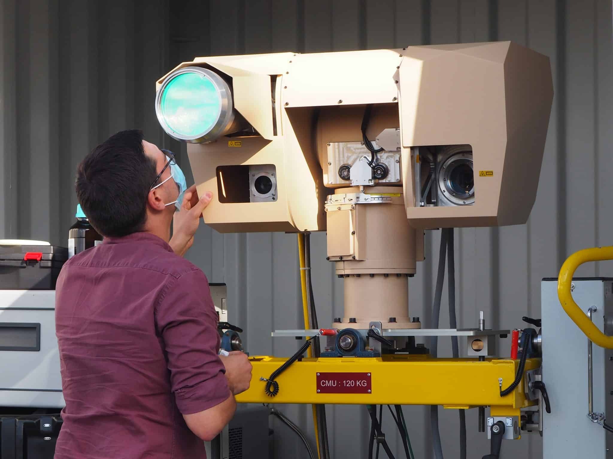 سلاح لیزری ضد پهپاد HELMA-P سلاح لیزری ضد پهپاد HELMA-P