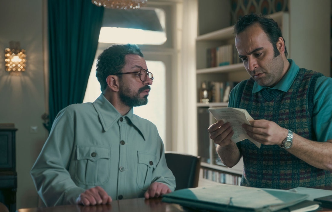 نقد و بررسی فیلم آنتیک جشنواره فیلم فجر| یک کمدی ضعیف و مملو از کلیشه