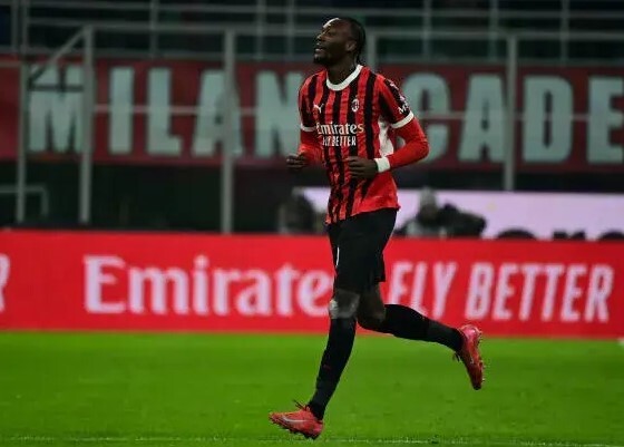 واکنش احساسی مهاجم میلان به هو شدن توسط هواداران