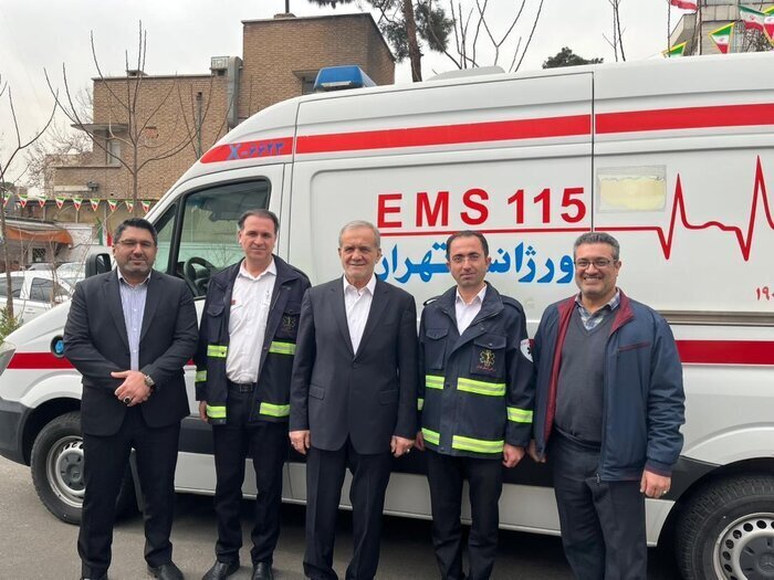 عکس| رئیس جمهور به اورژانس رفت عکس| رئیس جمهور به اورژانس رفت