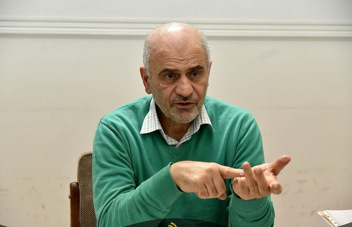 فرشاد مومنی: ۷۵ درصد زندانیان حاشیه‌نشین هستند