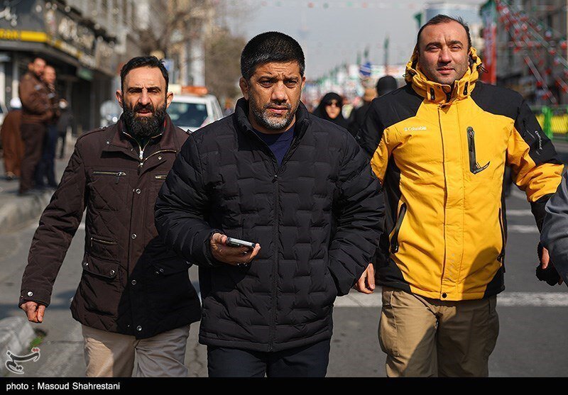 عکس| حضور علیرضا دبیر در راهپیمایی ۲۲ بهمن