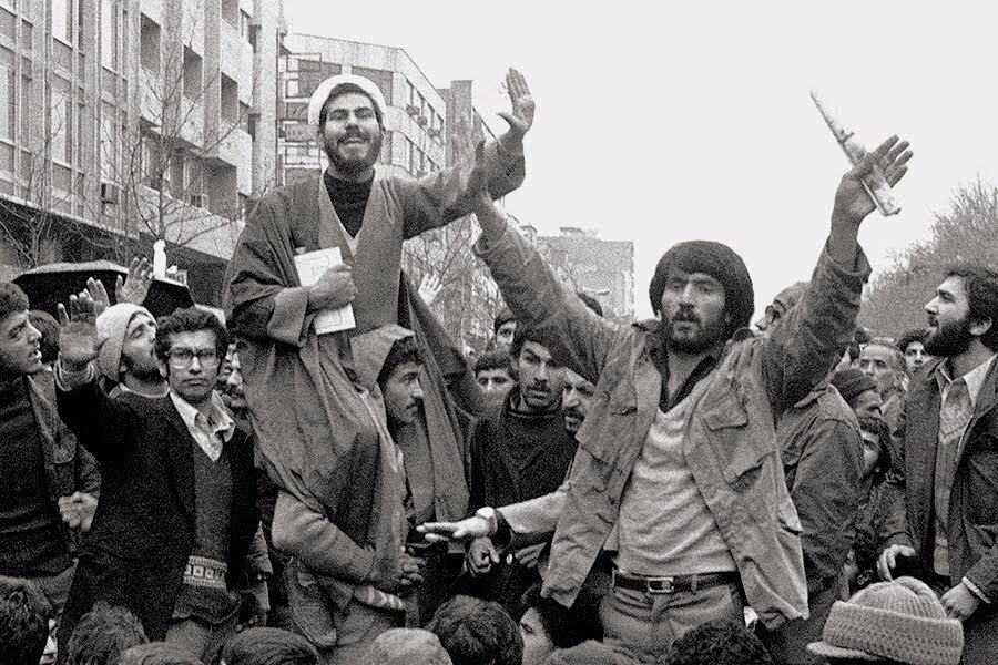 مفهوم آزادی در انقلاب اسلامی سال ۵۷ چه بود؟ مفهوم آزادی در انقلاب اسلامی سال ۵۷ چه بود؟