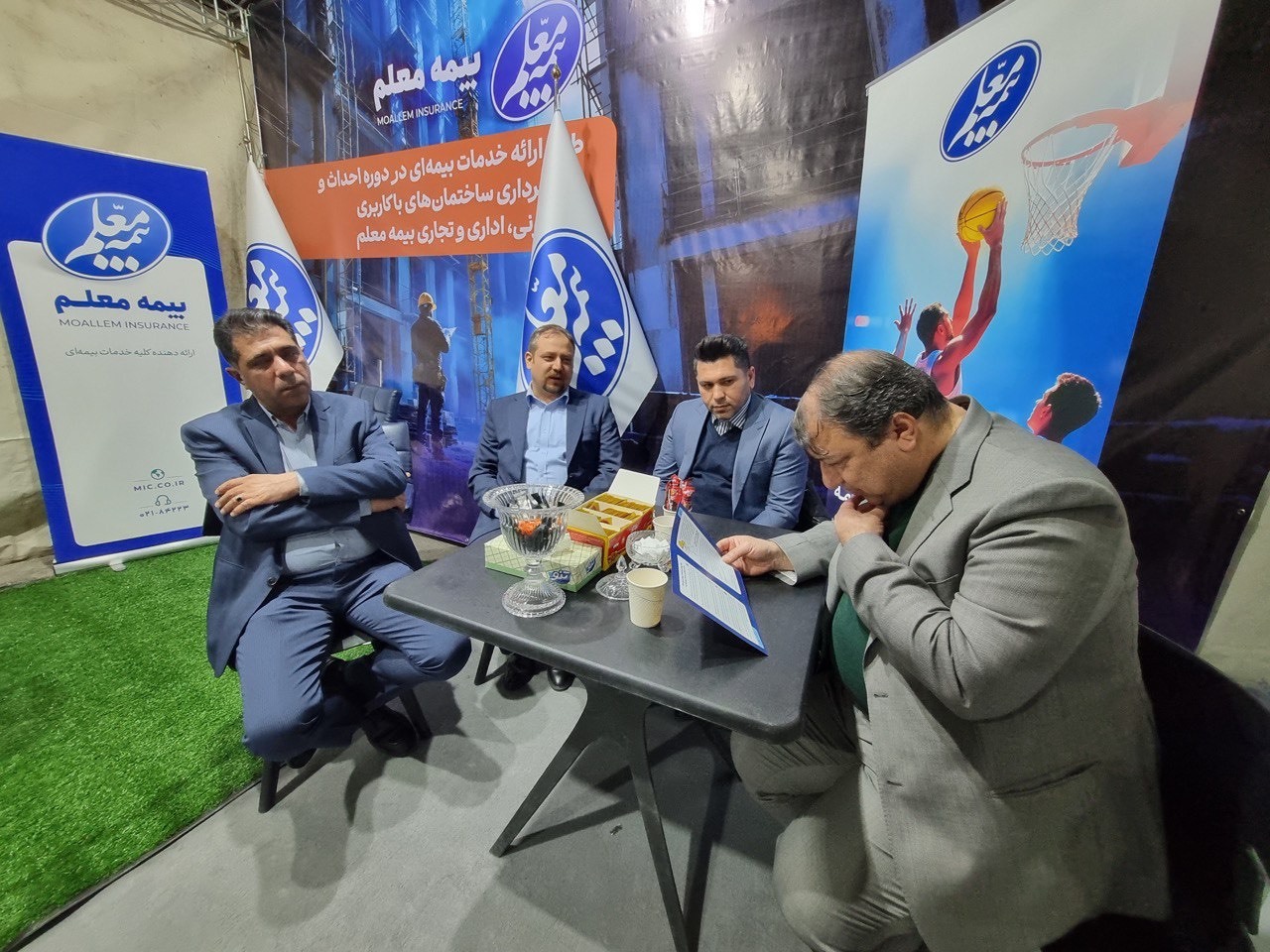 توافق بیمه معلم و باشگاه سازندگان و تولیدکنندگان ساختمان برای ارائه بسته بیمهای ویژه توافق بیمه معلم و باشگاه سازندگان و تولیدکنندگان ساختمان برای ارائه بسته بیمهای ویژه