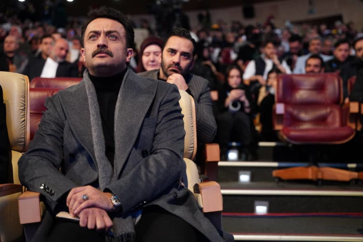 ببینید| صحبت‌های مصطفی زمانی پس از کسب سیمرغ