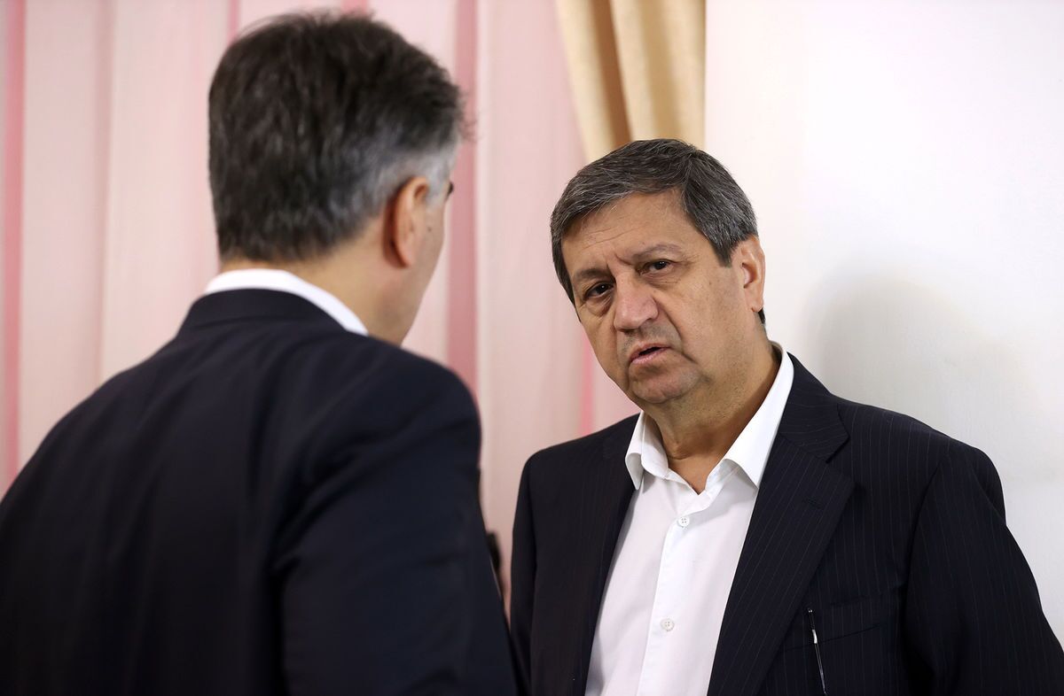 انتقاد روزنامه نزدیک به قالیباف از طرح استیضاح همتی