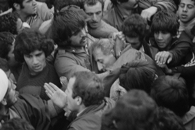 حمله انقلابیون به سرلشکر لطیفی حمله انقلابیون به سرلشکر لطیفی