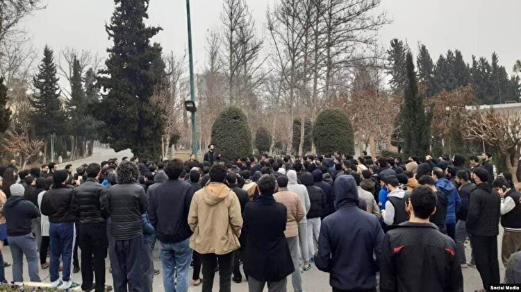 نخستین آزمون سیاسی دولت پزشکیان ؛ دانشگاه چرا شلوغ شد؟