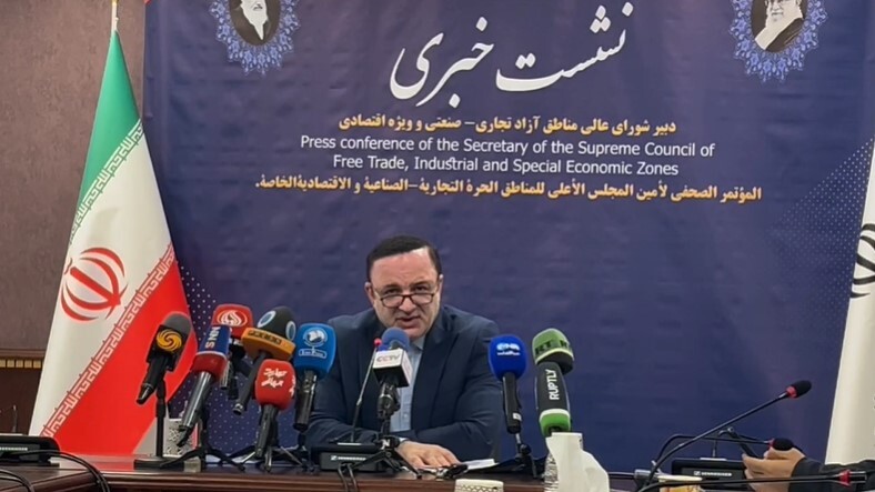 تکذیب ادعای عبدالملکی درباره سرمایهگذاری ۱۰۰ میلیارد دلاری اماراتیها در مناطق آزاد تکذیب ادعای عبدالملکی درباره سرمایهگذاری ۱۰۰ میلیارد دلاری اماراتیها در مناطق آزاد