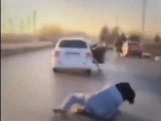 ببینید| لحظه ربوده شدن دختر مشهدی در روز روشن!