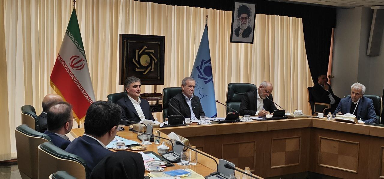 جلسه مهم پزشکیان با فرزین جلسه مهم پزشکیان با فرزین