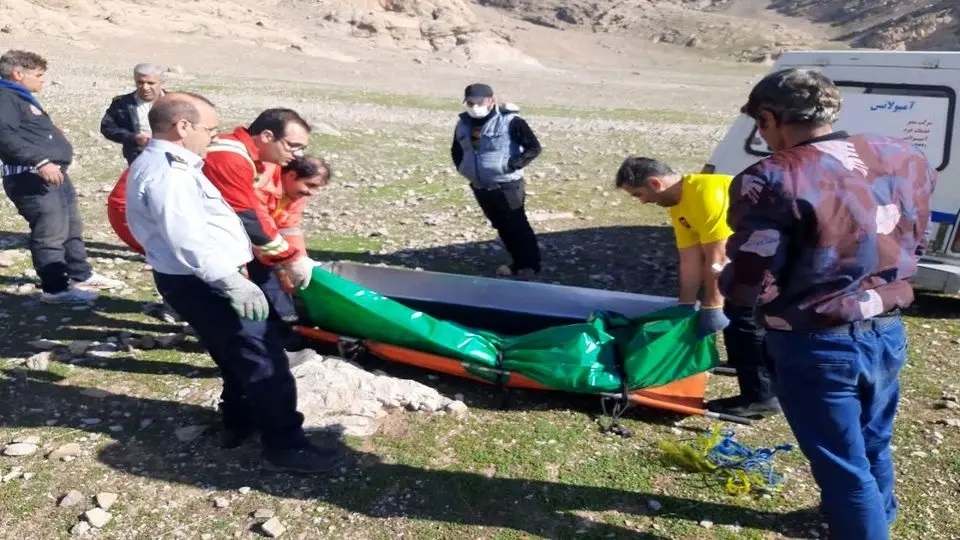 کشف جسد دخترگمشده در آبهای ساحلی نوشهر کشف جسد دخترگمشده در آبهای ساحلی نوشهر