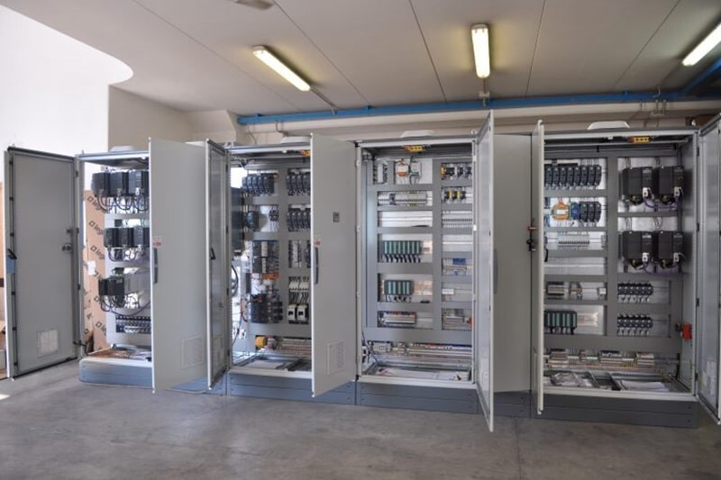 آشنایی با انواع تابلوهای برق آشنایی با انواع تابلوهای برق