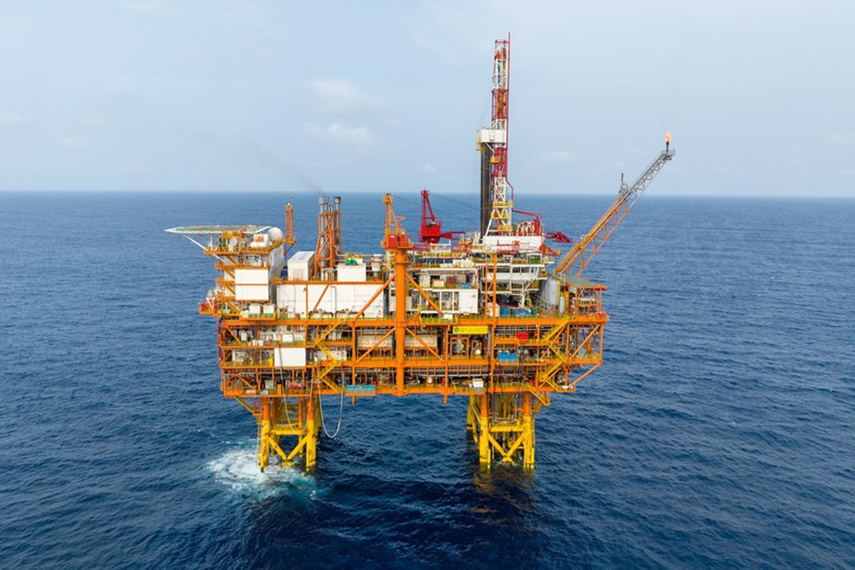 دعوا بر سر اولین اسکله نفتی بخش خصوصی دعوا بر سر اولین اسکله نفتی بخش خصوصی