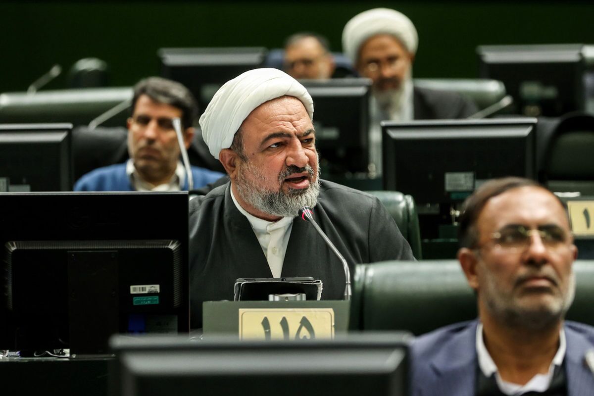 توجیه رسایی برای حاشیهسازی دیروز: جلسه دیروز غیرعلنی حساب نمیشد توجیه رسایی برای حاشیهسازی دیروز: جلسه دیروز غیرعلنی حساب نمیشد