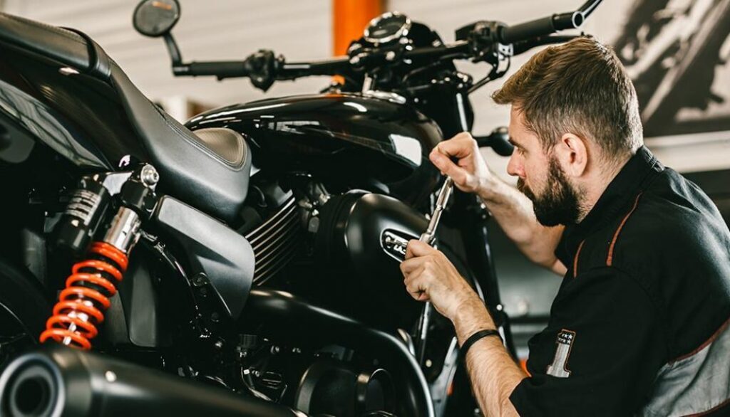 رایج‌ترین دلایل روشن نشدن موتورسیکلت چیست؟