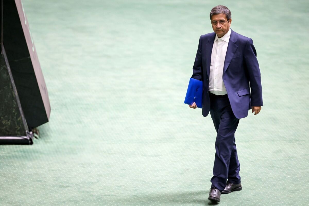 واکنش‌ها به استیضاح همتی در فضای مجازی | پزشکیان نتیجه وفاق را دید؟ | از امروز چه کسی پاسخگوی نرخ دلار است