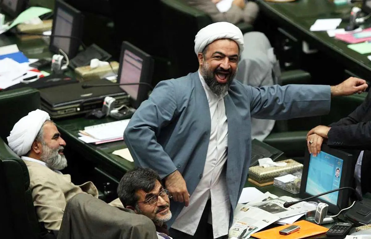 ببینید| کنایه به پایداری‌ها: حالا که ظریف هم رفت مشکلات مردم را حل کنید!