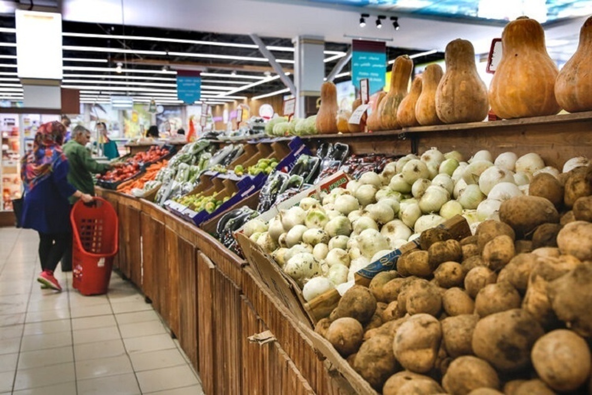 رشد ۴ برابری سیب زمینی در برابر دلار! رشد ۴ برابری سیب زمینی در برابر دلار!