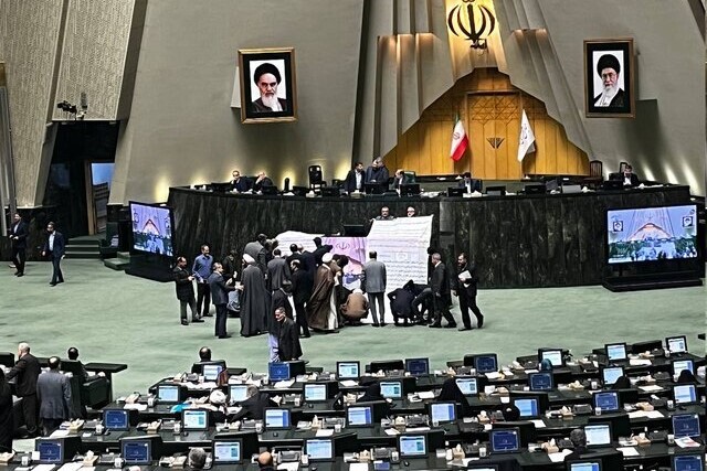 کدام نمایندگان نامه درخواست ابلاغ قانون حجاب را امضا کردند + لیست اسامی