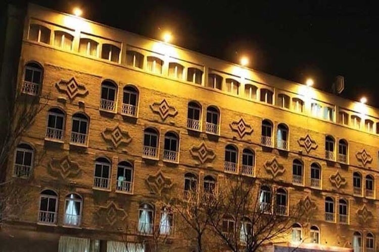 سفری خاطره‌انگیز به تبریز با اقامت در بهترین هتل‌های شهر!