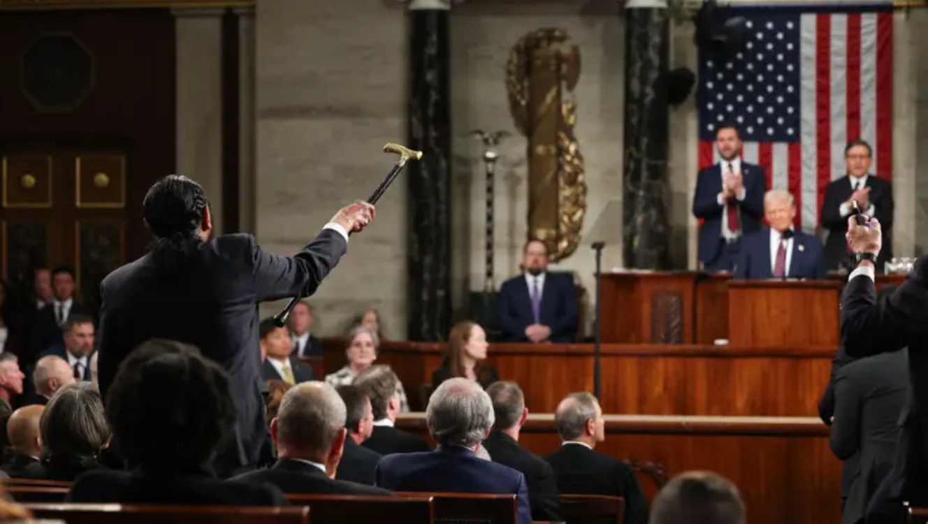 میکروفون جی دی ونس باز بود و صدایش ضبط شده | اعتراض نماینده کهنه کار تگزاس به ترامپ