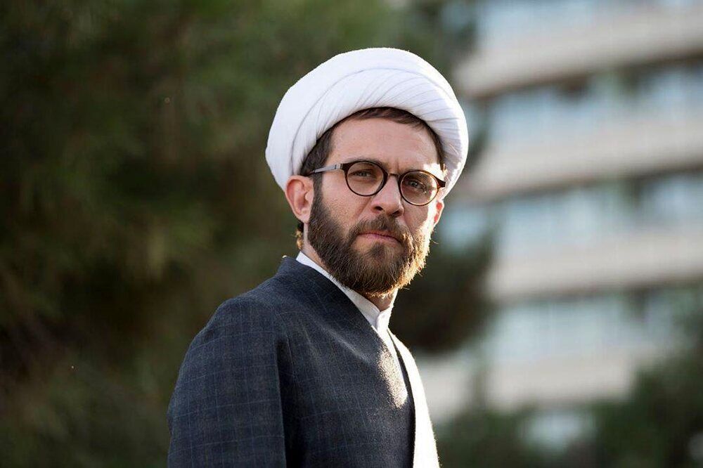 بابک حمیدیان در فیلم رستاخیز