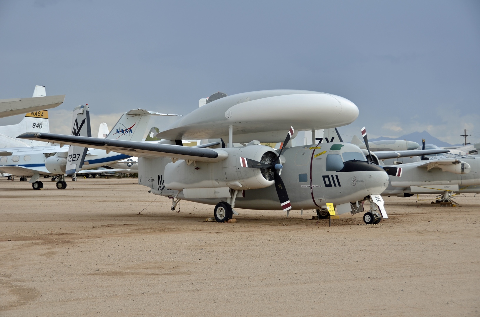مشخصات هواپیمای E-1 Tracer