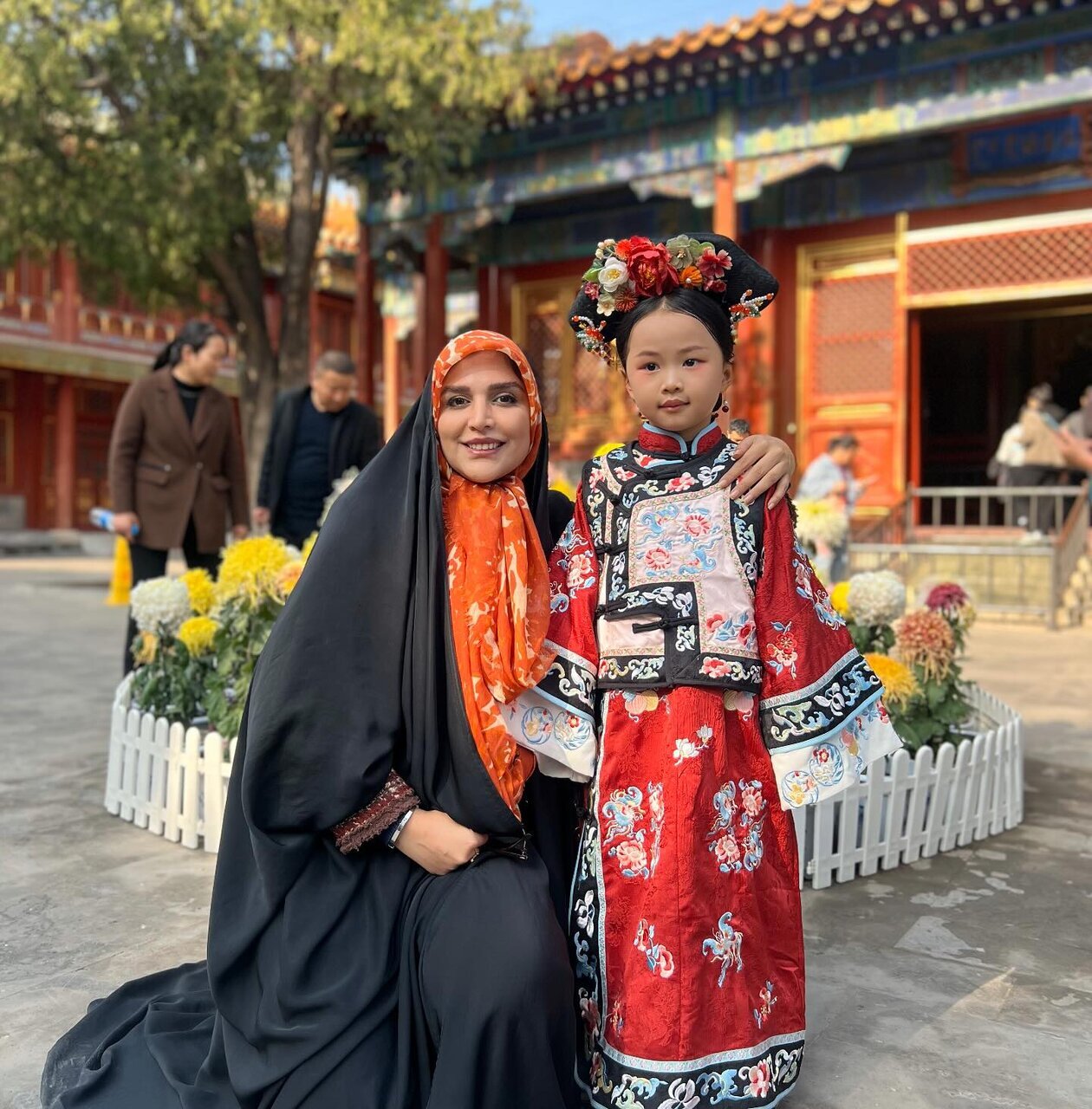 عکس| استایل جالب مجری محجبه تلویزیون در چین