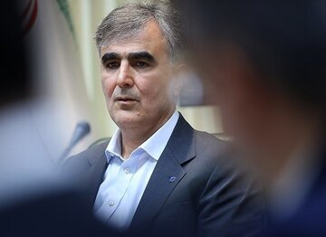 فرزین، نرخ دلار در سال ۱۴۰۴ را اعلام کرد| نرخ تورم چه تغییری می‌کند؟