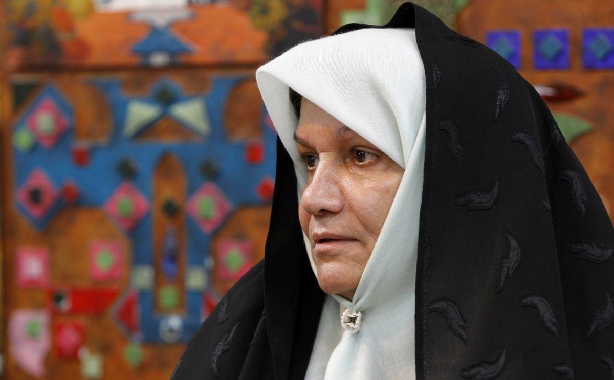 دبیر کل جامعه زنان انقلاب اسلامی: در قرآن برای مسئله حجاب مجازاتی نداریم | خوانندگی زنان منعی ندارد