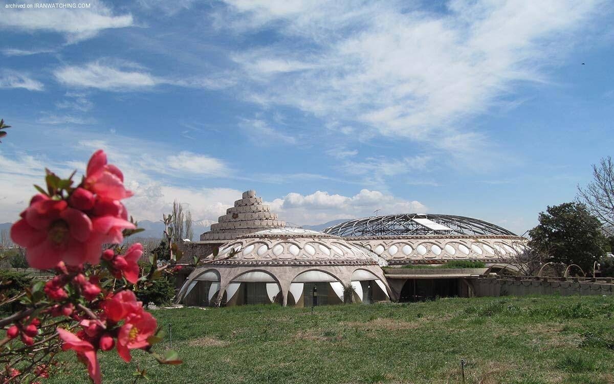 معماری «ارگانیک» کاخ مروارید شمس پهلوی در مهرشهر کرج +تصاویر معماری «ارگانیک» کاخ مروارید شمس پهلوی در مهرشهر کرج +تصاویر