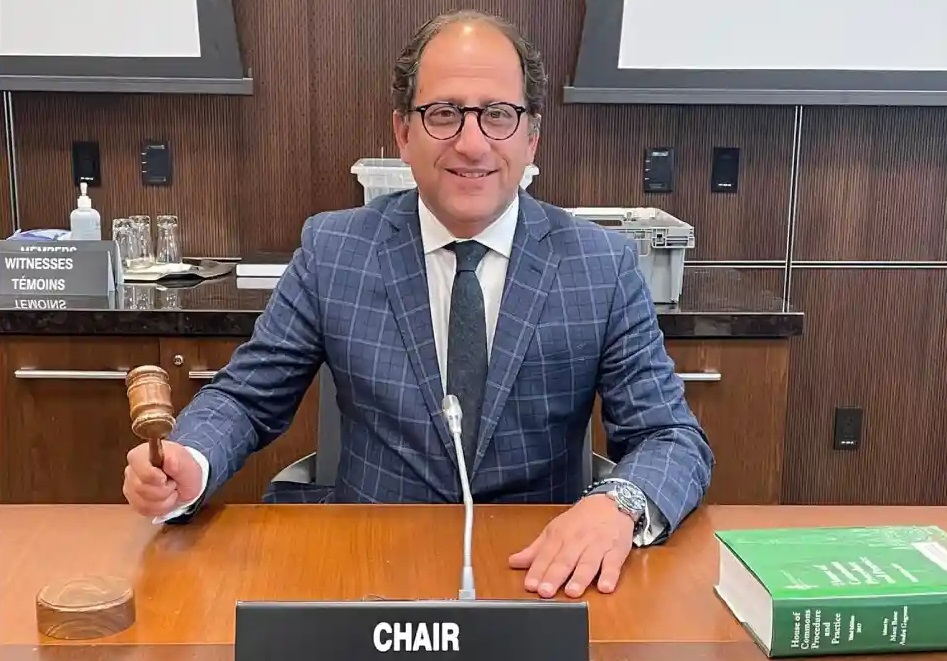 یک ایرانی از نوادگان تیمورتاش وزیر کابینه دولت کانادا ! یک ایرانی از نوادگان تیمورتاش وزیر کابینه دولت کانادا !