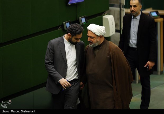 سوپرانقلابی علیه سوپرانقلابی| درباره اظهارات نبویان عضو ارشد جبهه پایداری در تقابل با ثابتی