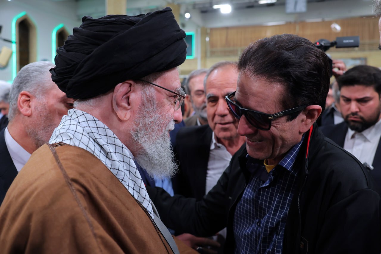 دیدار شاعران و اهالی فرهنگ و ادب فارسی با رهبر انقلاب