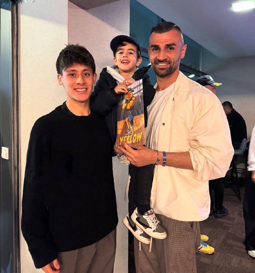 سردار دورسون در کنار ستاره رئال مادرید +عکس