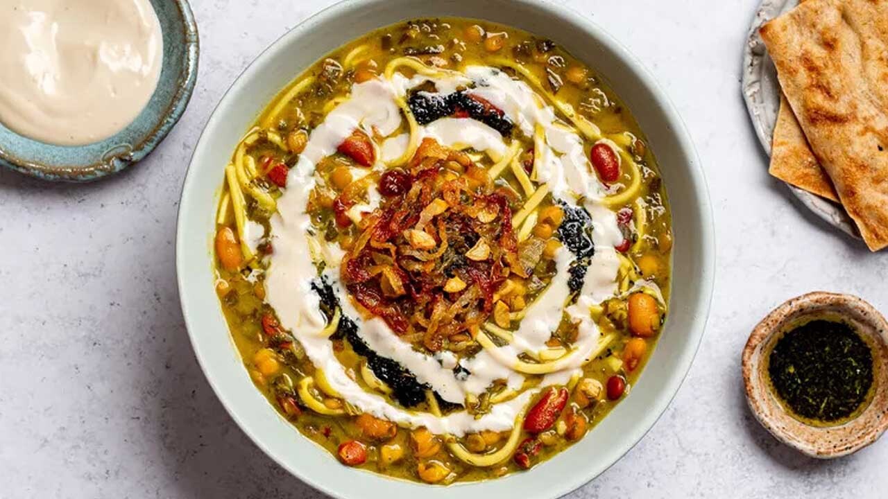 غذا‌های معروف چهارشنبه سوری؛ از آجیل تا سبزی‌پلو با ماهی