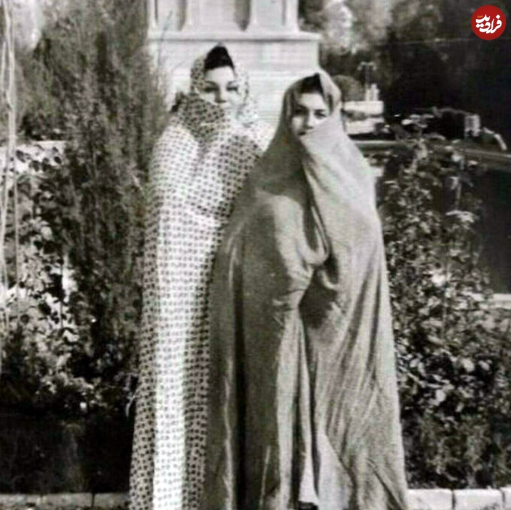 تصویری جالب از هایده با چادر گل‌گلی +عکس