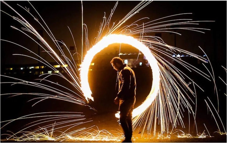 چهارشنبه سوری؛ جشنی که هیچ دولتی آن را گردن نمیگیرد چهارشنبه سوری؛ جشنی که هیچ دولتی آن را گردن نمیگیرد