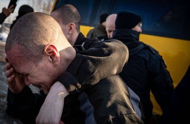 تبادل ۳۵۰ اسیر بین روسیه و اوکراین تبادل ۳۵۰ اسیر بین روسیه و اوکراین