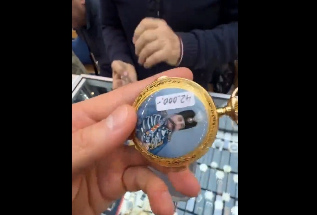 ببینید | ساعت آنتیک جیبی ۴ میلیارد تومانی با تصویری از شاهان قاجار ببینید | ساعت آنتیک جیبی ۴ میلیارد تومانی با تصویری از شاهان قاجار