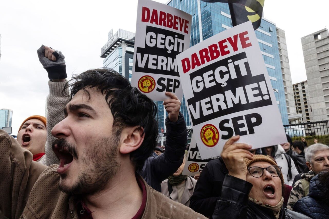 تصاویری از تجمعات اعتراضی مردم و دانشجویان در استانبول