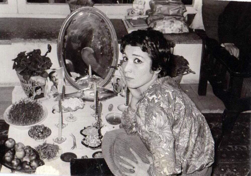 تصویری دیده نشده از فروغ فرخزاد سر سفره هفت سین