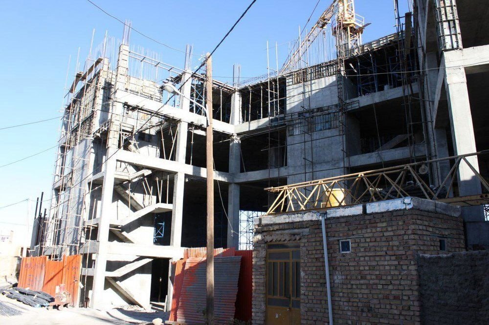 هتل ۳۰ طبقه روی گسل ولنجکِ تهران همچنان در حال ساخت ؟!