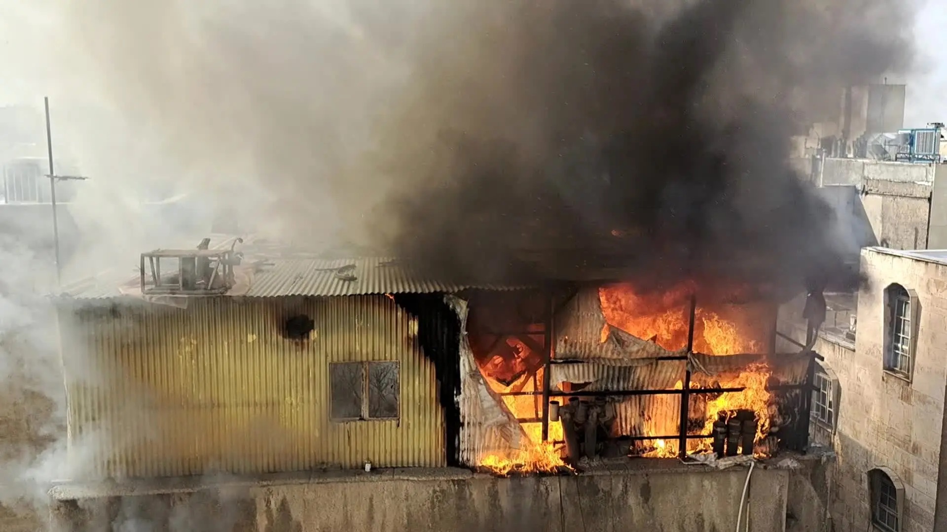 فوت ۲ کارگر در آتش سوزی کارگاه کفش در خیابان ظهیرالاسلام فوت ۲ کارگر در آتش سوزی کارگاه کفش در خیابان ظهیرالاسلام