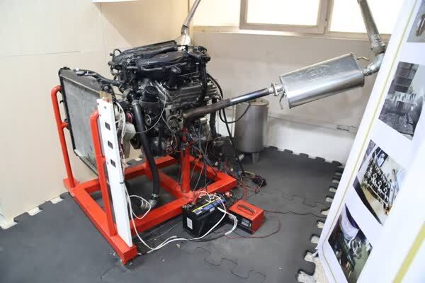 برچسب تولید داخل روی موتور ۶ سیلندر تویوتا