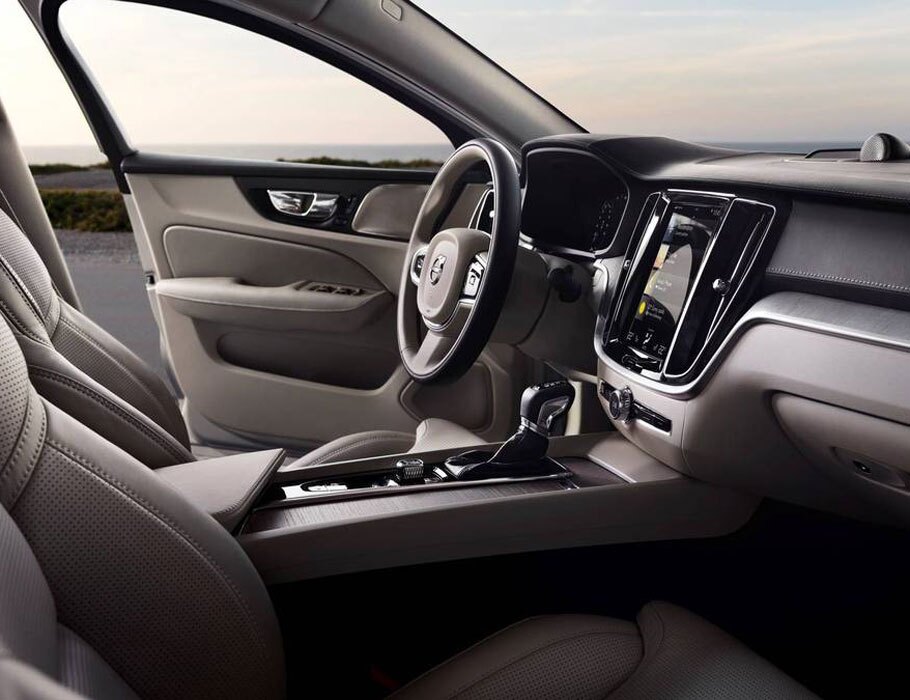 چرا اتاق خودرو به صدا می‌افتد؟