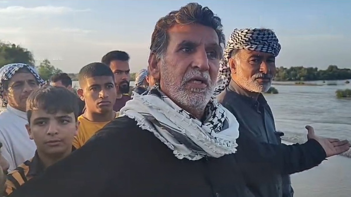 ببینید| درخواست کمک برای یافتن یک سرباز غرق شده