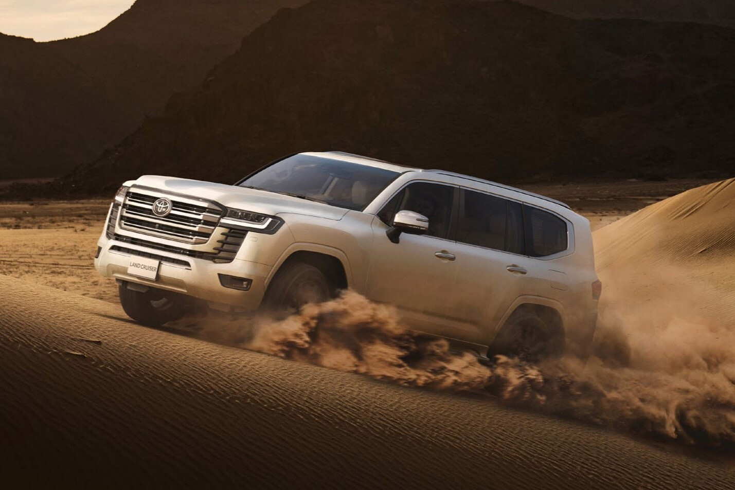 سفری پر از هیجان به دنیای لندکروز ۲۰۲۳ سفری پر از هیجان به دنیای لندکروز ۲۰۲۳