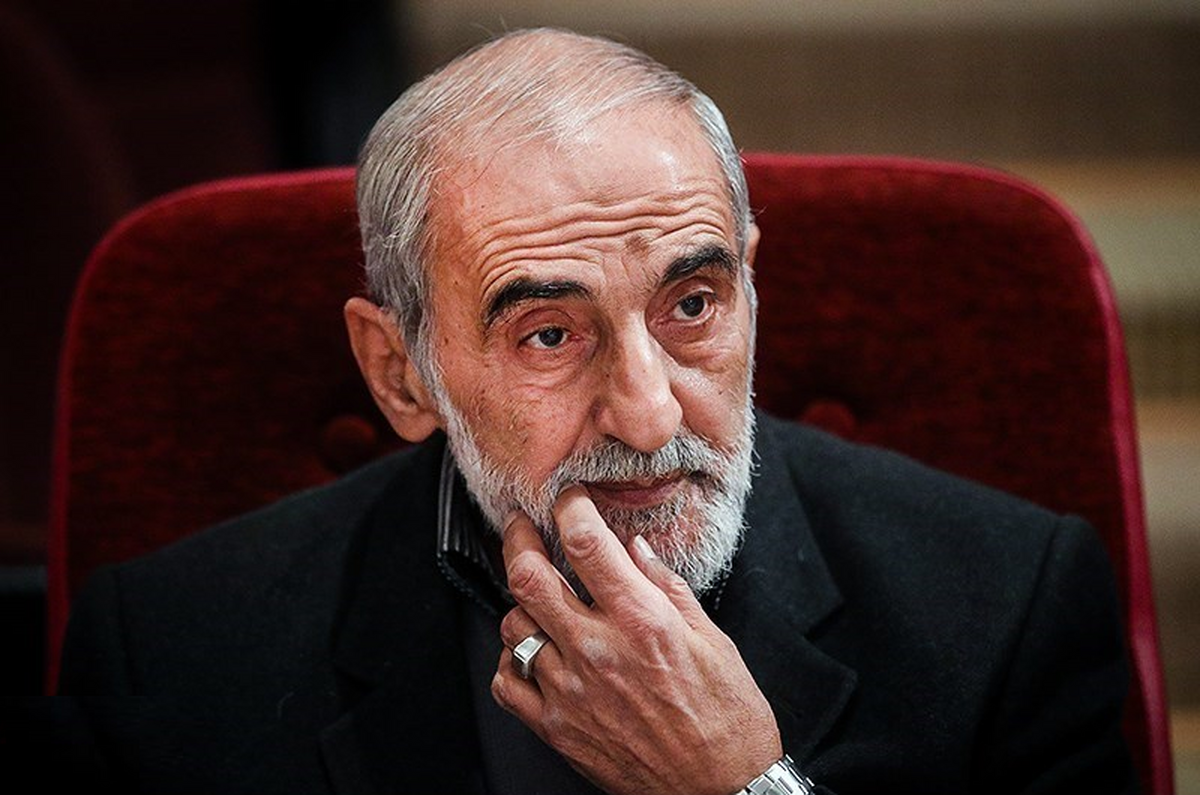 پاسخ کنایه آمیز به حسین شریعتمداری: از تاریخ درس بگیرید پاسخ کنایه آمیز به حسین شریعتمداری: از تاریخ درس بگیرید